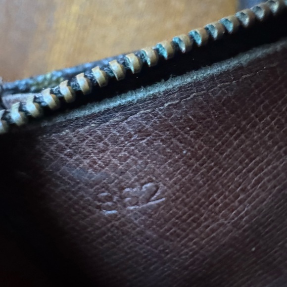 Louis Vuitton Vintage Sarah Wallet In Brown Monogram Canvas W/COA - Picture 16 of 16